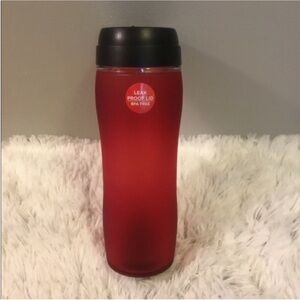Kohl’s On The Go thermal design travel cup with screw on lid plastic BPA free